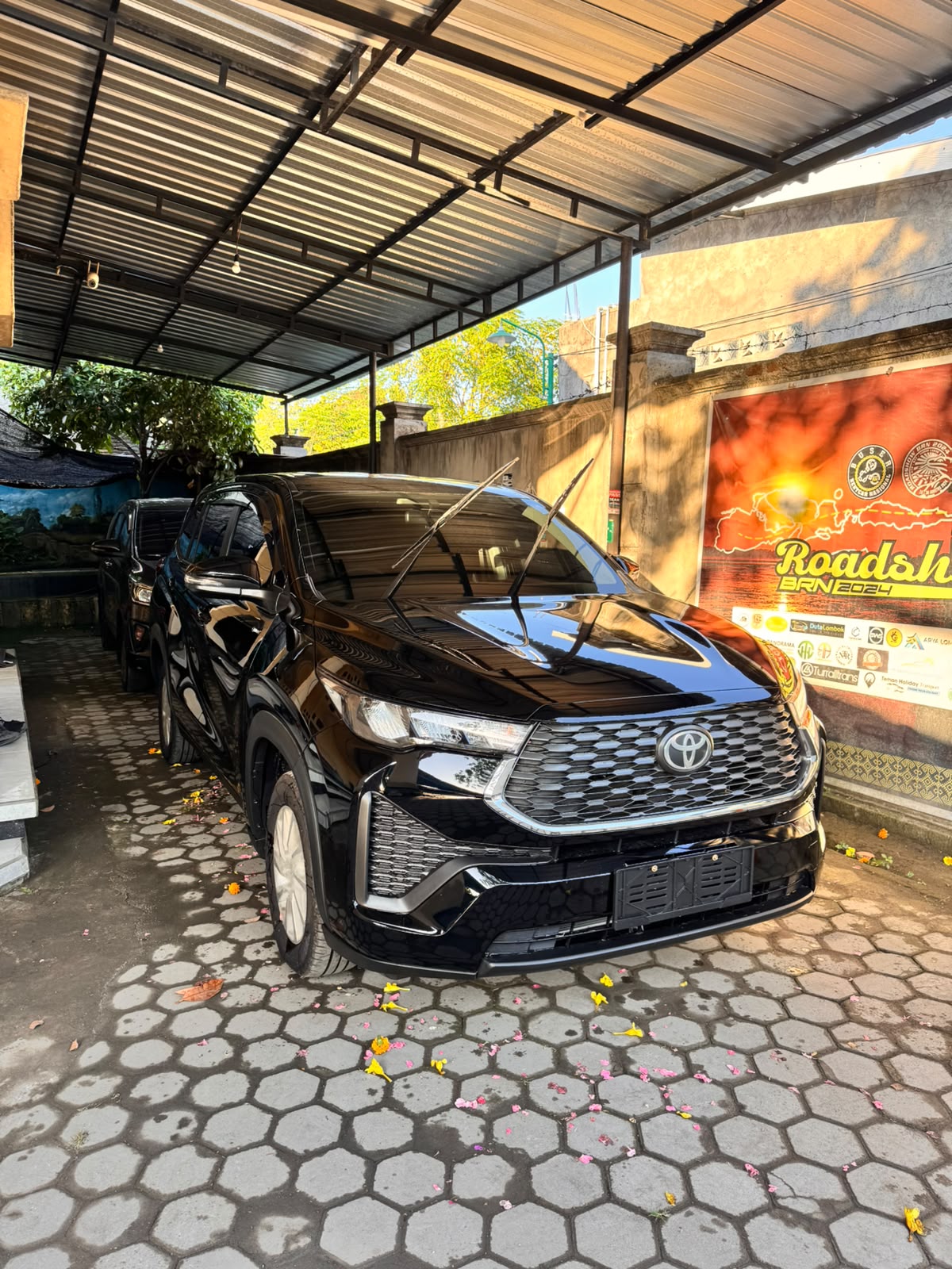 sewa mobil innova lombok